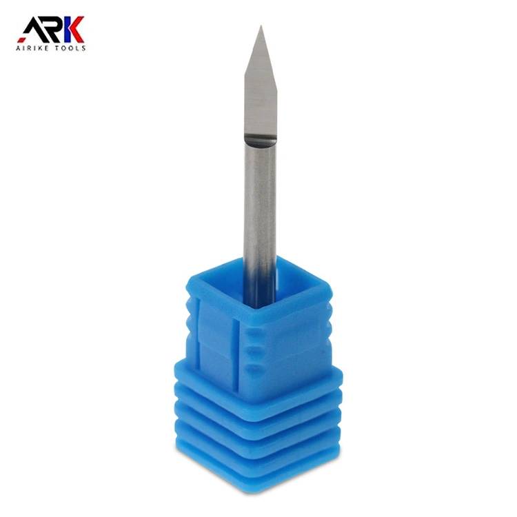 Couteau plat à pointe basse